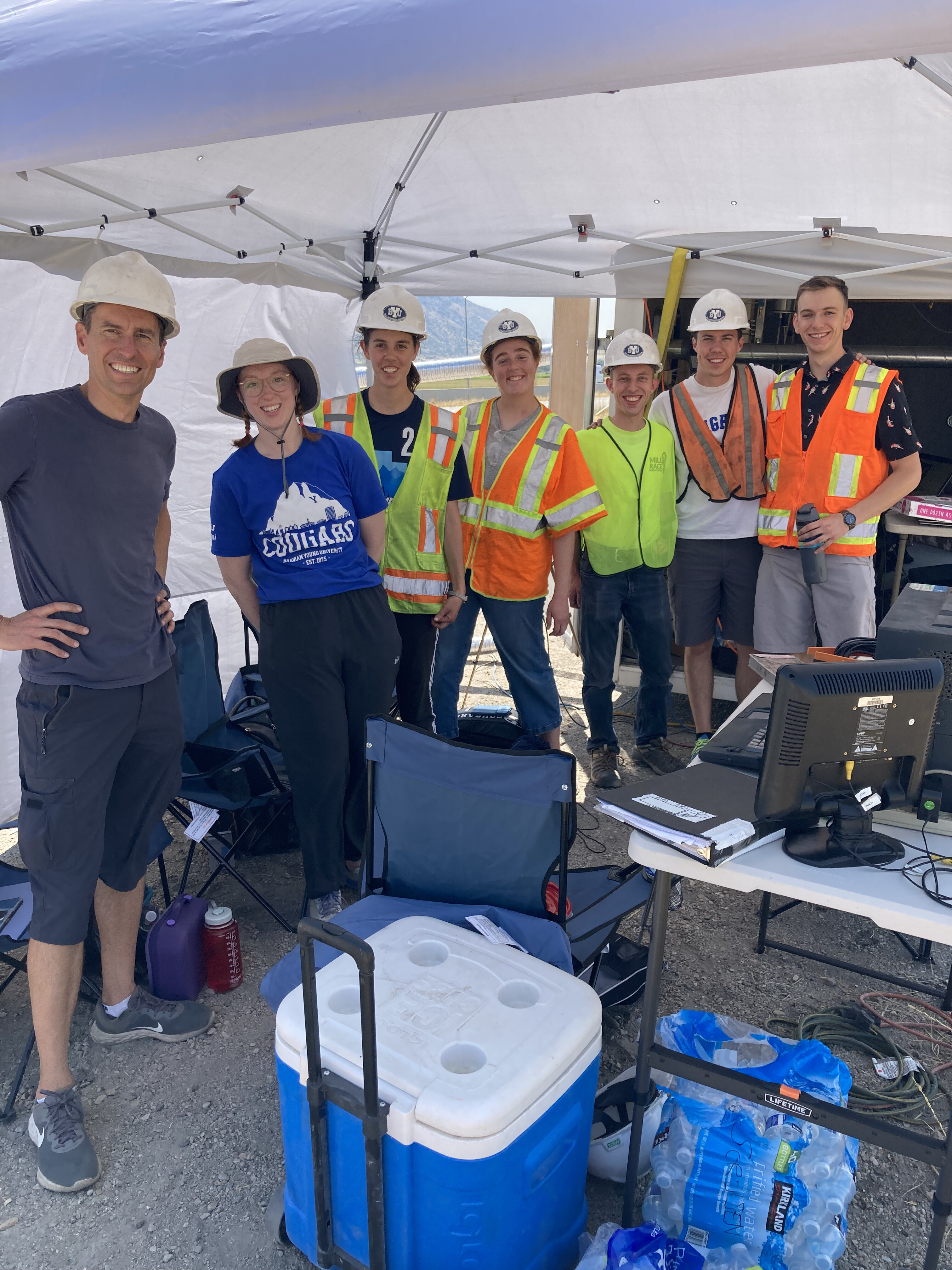 Darrell, Amber, Emma, Kirsten, Spencer, Nate, and Dan operating PLUMES and FEAT at the Perry Port of Entry*